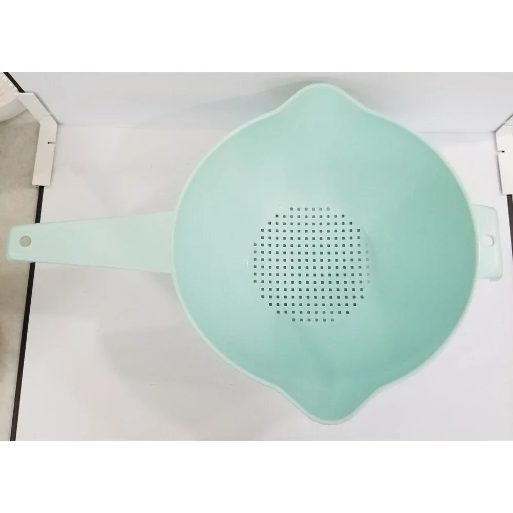 Tupperware 1523 Mint/Aqua Greenish blue 2 Qt Colander Strainer w/ Handle & Spout